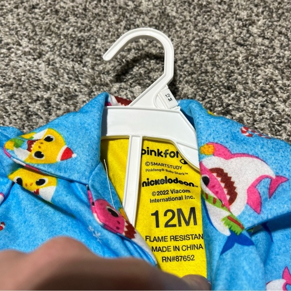 Nickelodeon Baby Shark Pinkfong 12 M Winter Christmas Long Sleeve Top Only - Picture 4 of 9